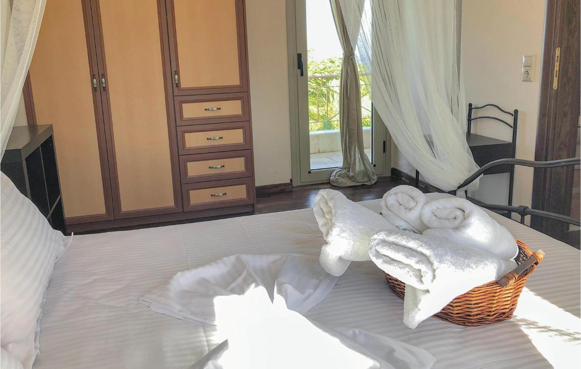 Amazing Home In Koroni With Wifi Esterno foto